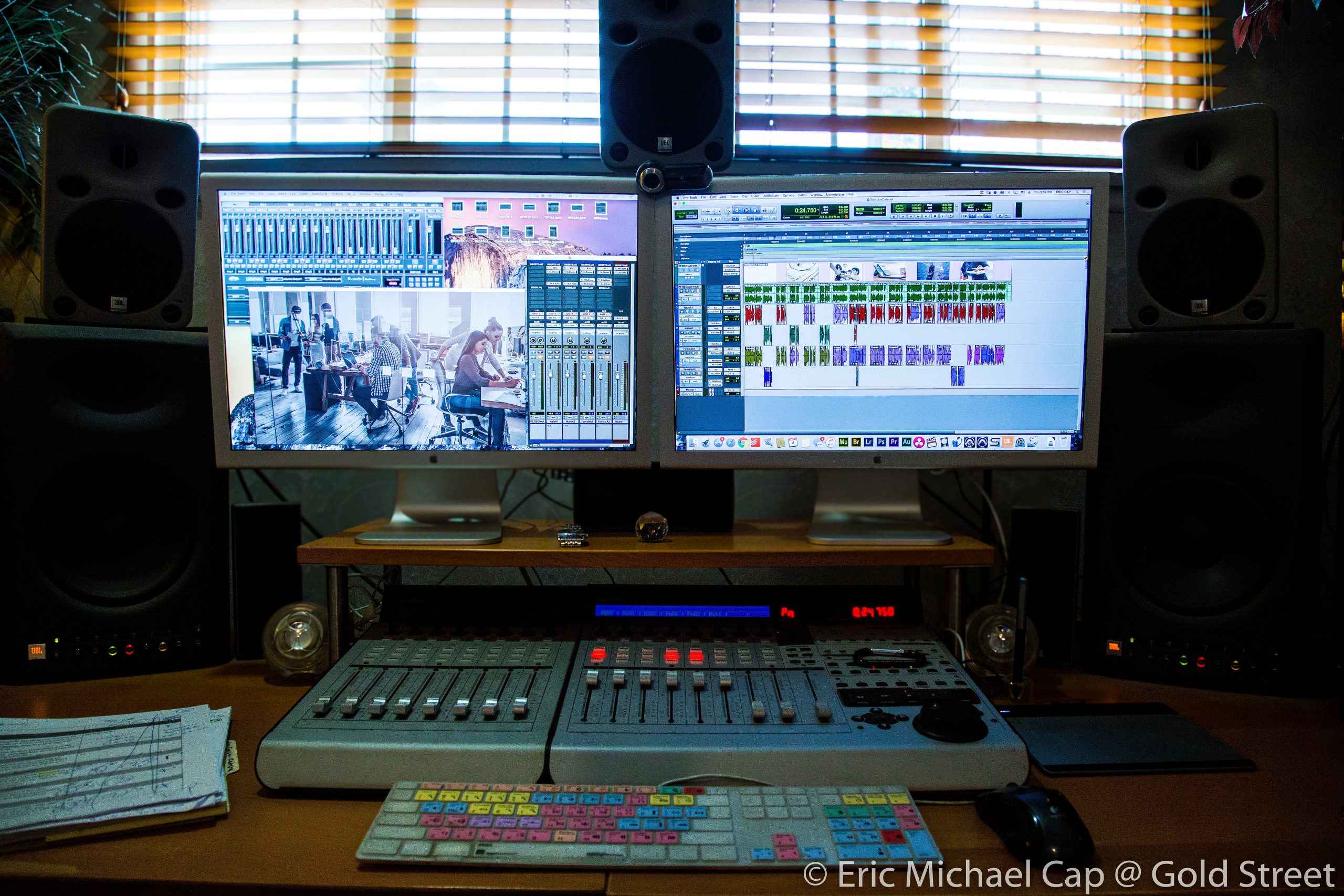 High-end corporate narration and audio production for financial services voiceovers - burbank, los angeles, irvine, orange county