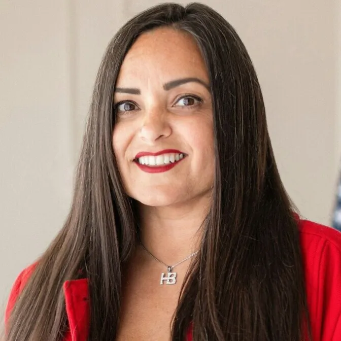 Gracey Van Der Mark.jpg