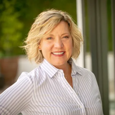 Lisa Sparks.jpg