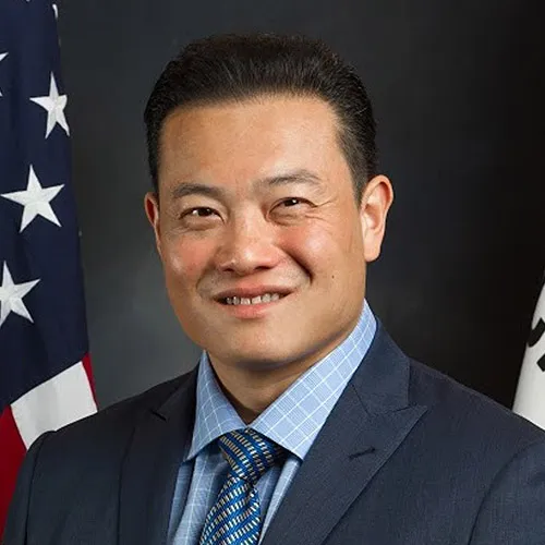 Phillip Chen.jpg